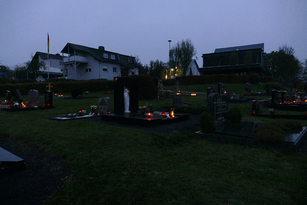 „Seelenlichter“ auf dem Naumburger Friedhof